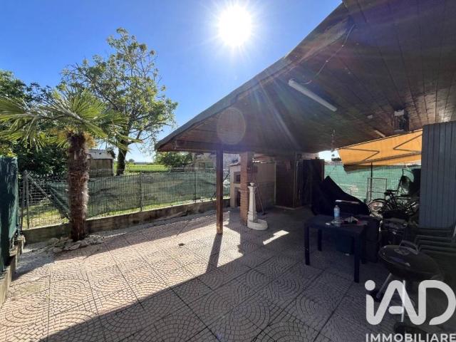 Villa Schiera in vendita a Unione delle Terre d'Argine, Novi Di Modena