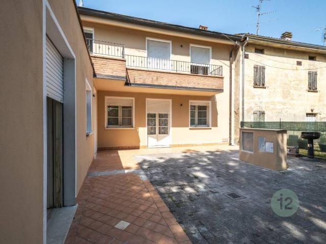 Villa Schiera in vendita a Unione delle Terre d'Argine, Novi Di Modena