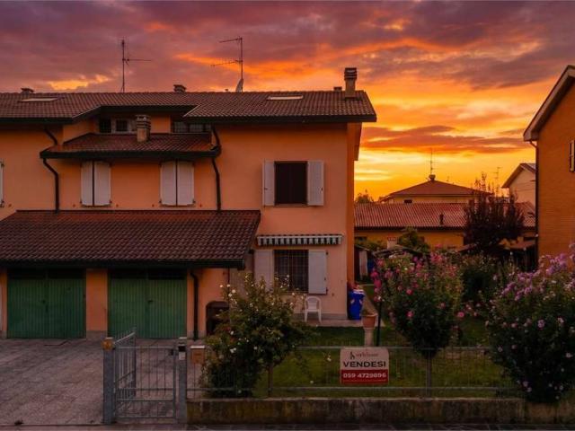 Villa Schiera in vendita a Novi di Modena, Modena