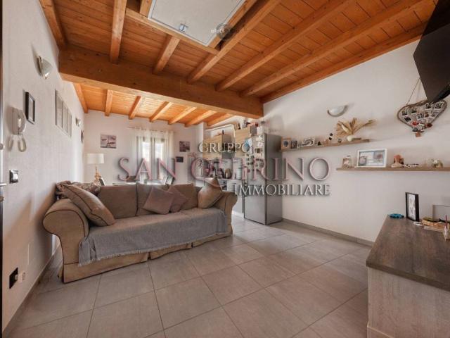 Villa Schiera in vendita a Unione delle Terre d'Argine, Novi Di Modena