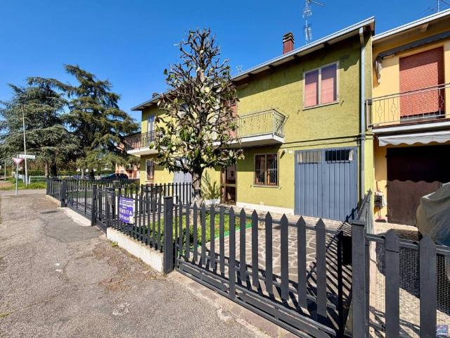 Villa Schiera in vendita a Unione delle Terre d'Argine, Novi Di Modena