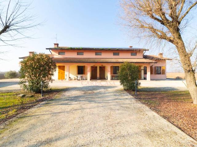 Villa Schiera in vendita a Unione delle Terre d'Argine, Novi Di Modena