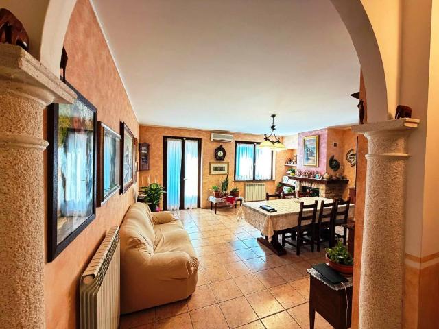 Villa Schiera in vendita a Unione dei Comuni I Fontanili, Noviglio