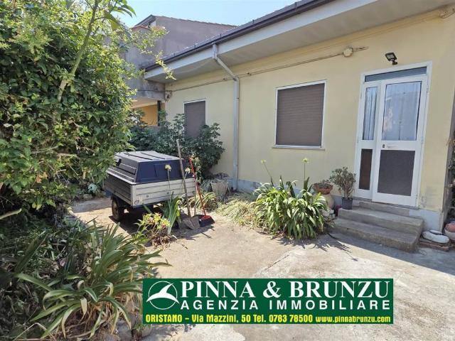 Villa Schiera in vendita a Nurachi, Sardigna/Sardegna