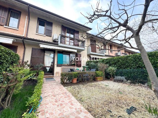 Villa Schiera in vendita a Nuvolera, Lombardia