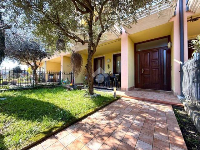 Villa Schiera in vendita a Offlaga, Lombardia
