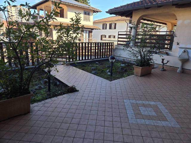 Villa Schiera in vendita a Oggiona Con Santo Stefano, Lombardia