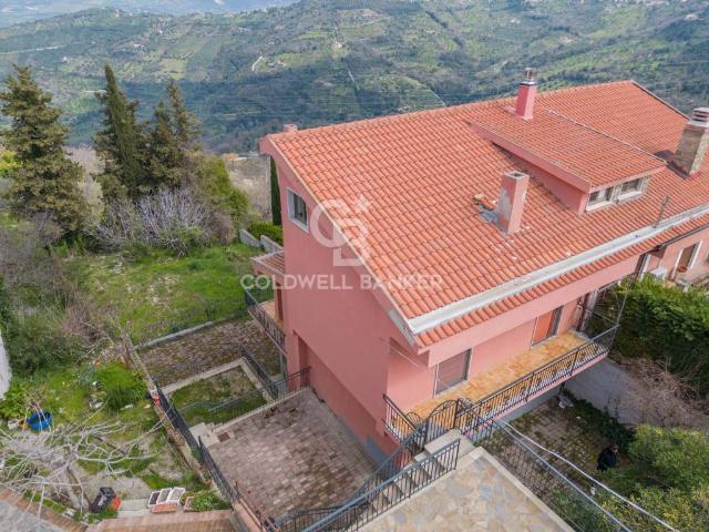 Villa Schiera in vendita a Ogliastro Cilento, Campania