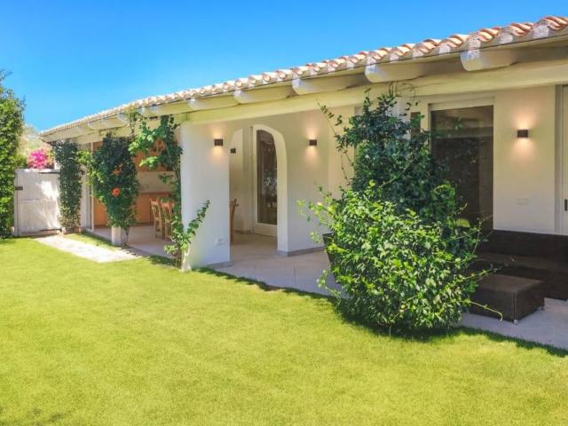 Villa Schiera in vendita a Punta Ceraso, San Pantaleo