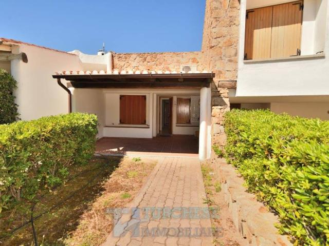 Villa Schiera in vendita a Punta Ceraso, San Pantaleo