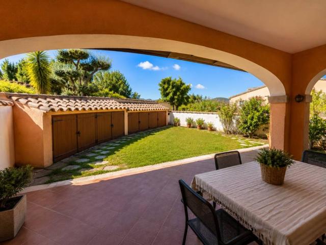 Villa Schiera in vendita a San Pantaleo, Sardigna/Sardegna