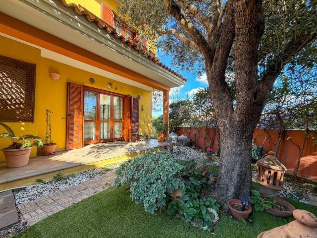 Villa Schiera in vendita a San Pantaleo, Sardigna/Sardegna