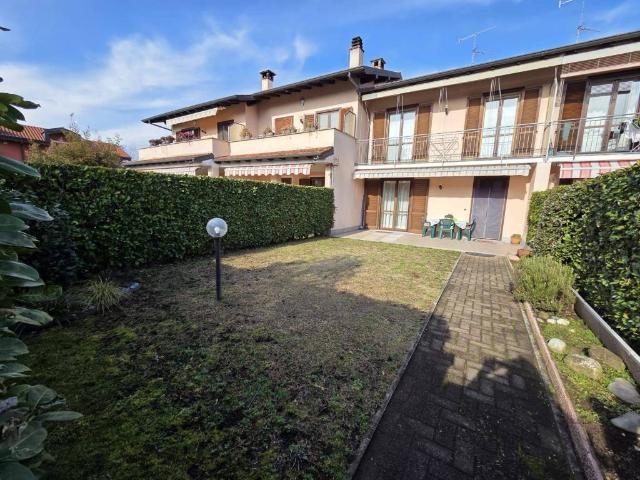 Villa Schiera in vendita a Piemonte, Novara