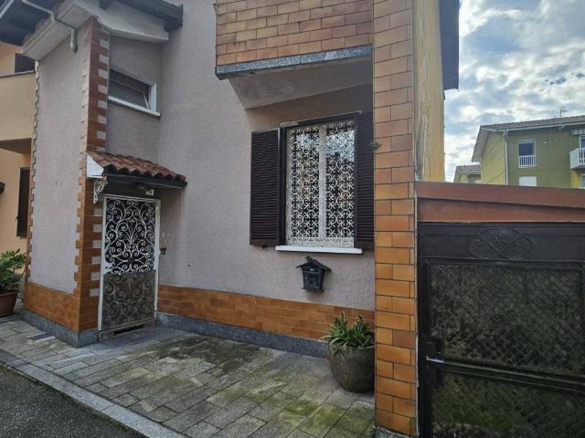 Villa Schiera in vendita a Piemonte, Verbano-cusio-ossola