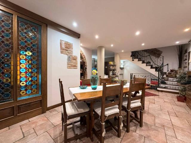 Villa Schiera in vendita a Locate Triulzi, Lombardia