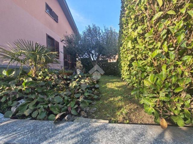 Villa Indipendente in vendita a Locate Triulzi, Lombardia
