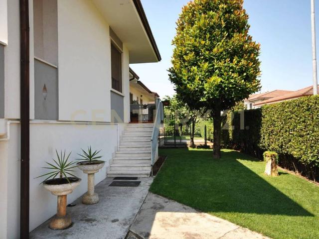 Villa Schiera in vendita a Vallese, Oppeano