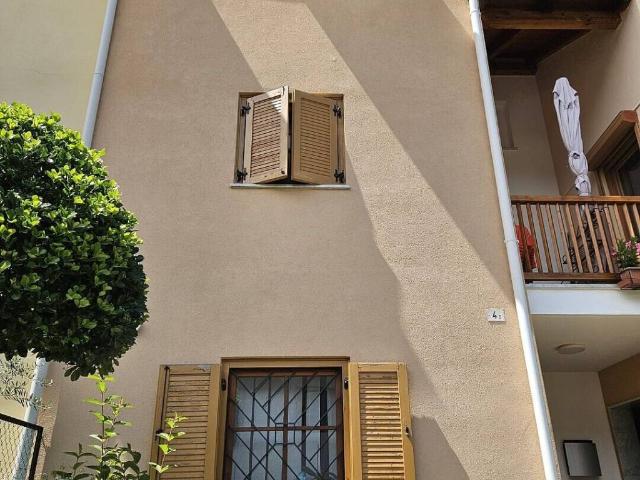 Villa Schiera in vendita a Überetsch-Unterland - Oltradige-Bassa Atesina, Ora