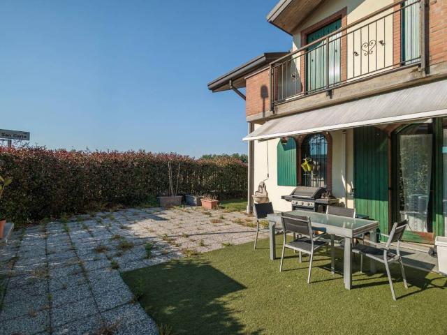 Villa Schiera in vendita a Origgio, Lombardia