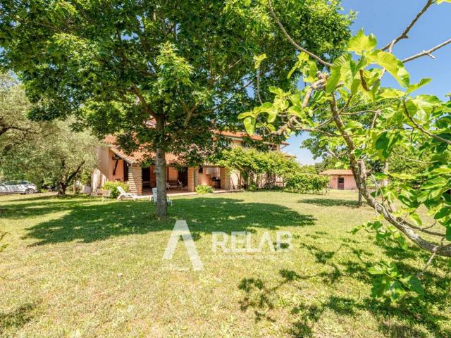 Villa Schiera in vendita a Oriolo Romano, Lazio