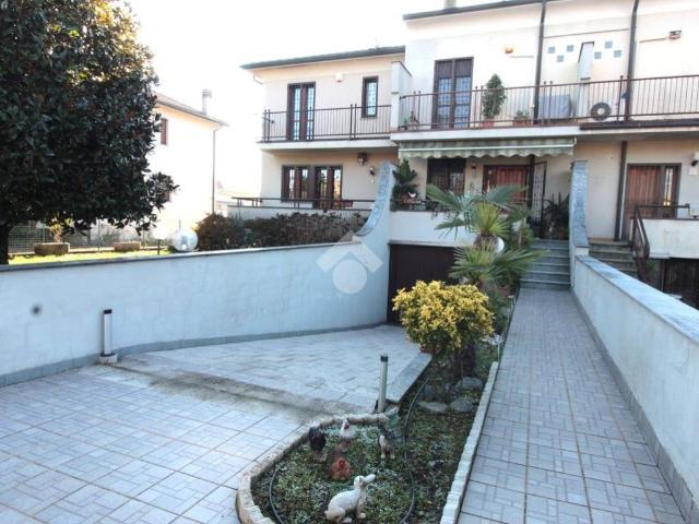 Villa Schiera in vendita a Ornago, Lombardia