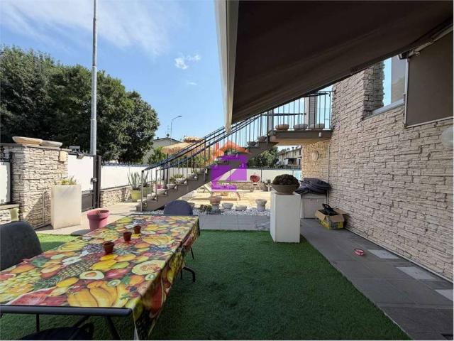 Villa Schiera in vendita a Unione dei Comuni Bassa Bresciana Occidentale, Orzinuovi