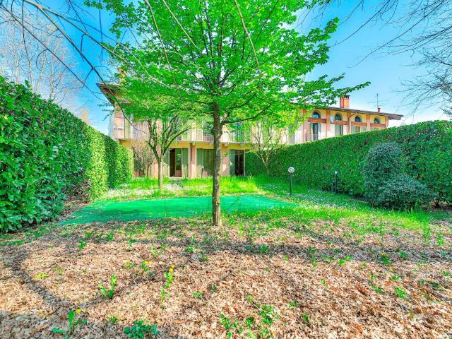 Villa Schiera in vendita a Osnago, Lombardia