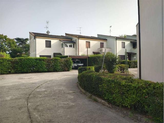 Villa Schiera in vendita a Ostiglia, Lombardia