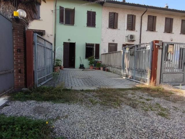 Villa Schiera in vendita a Ottobiano, Pavia