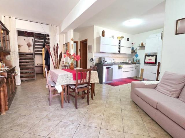Villa Schiera in vendita a Pace Del Mela, Sicilia