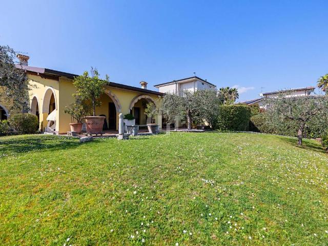 Villa Schiera in vendita a Padenghe Sul Garda, Brescia