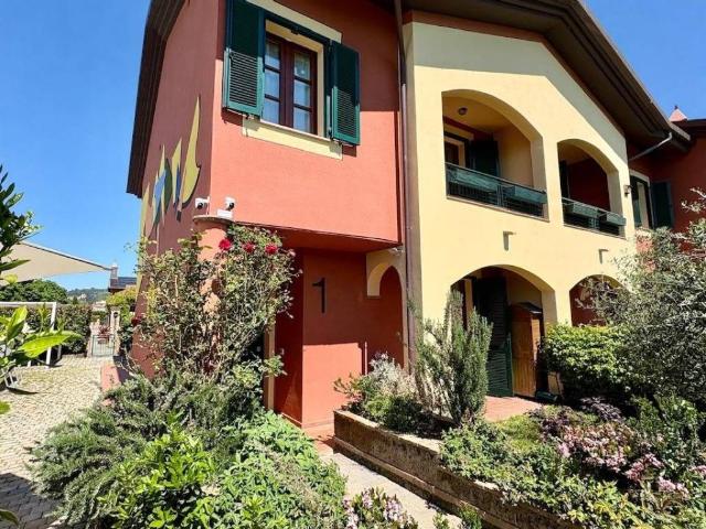 Villa Schiera in vendita a Legoli, Toscana