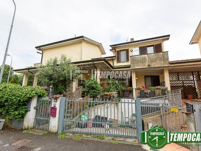 Villa Schiera in vendita a Palazzo Pignano, Lombardia