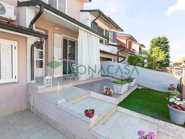 Villa Schiera in vendita a Palazzo Pignano, Lombardia