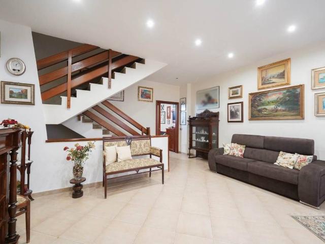 Villa Schiera in vendita a Puglia, Bari
