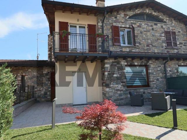 Villa Schiera in vendita a Palosco, Lombardia