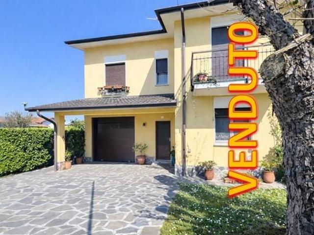 Villa Schiera in vendita a Pandino, Lombardia