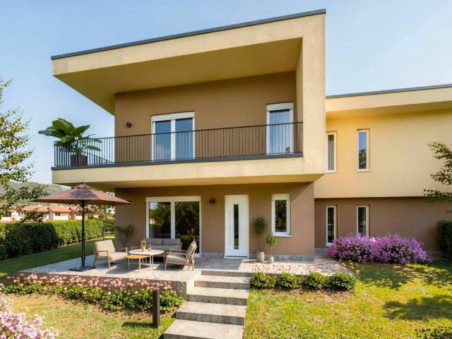 Villa Schiera in vendita a Paratico, Lombardia