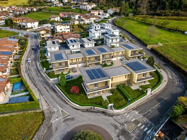 Villa Schiera in vendita a Paratico, Lombardia