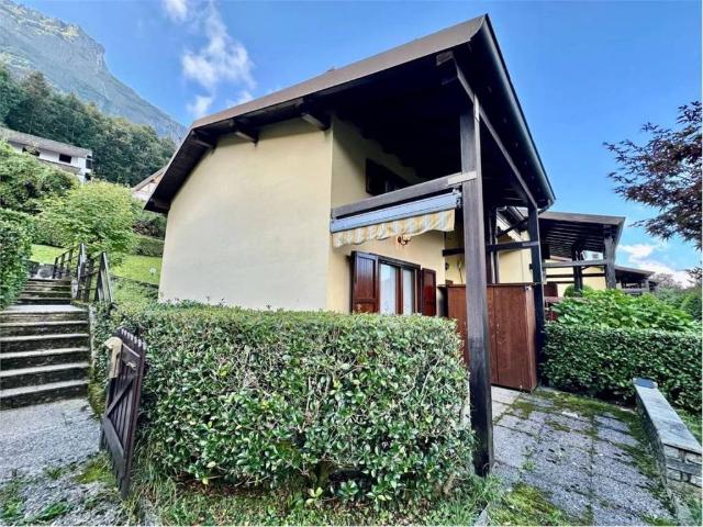 Villa Schiera in vendita a Parlasco, Lombardia