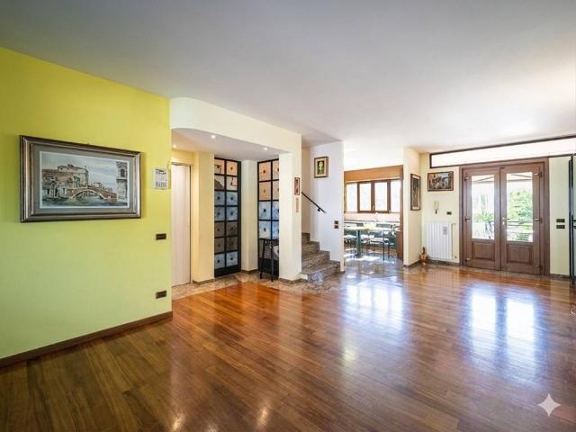 Villa Schiera in vendita a San Pancrazio, Sorbolo