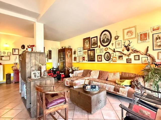 Villa Schiera in vendita a Lubiana, Sorbolo