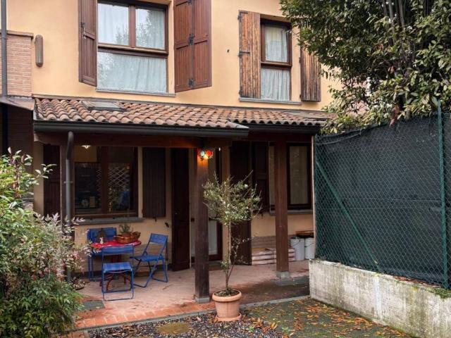 Villa Schiera in vendita a Lubiana, Sorbolo