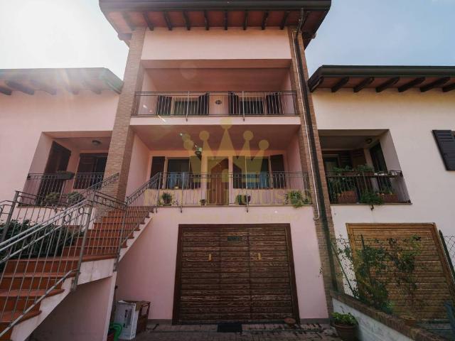 Villa Schiera in vendita a Scarzara, Parma
