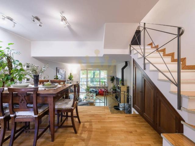 Villa Schiera in vendita a Lubiana, Sorbolo