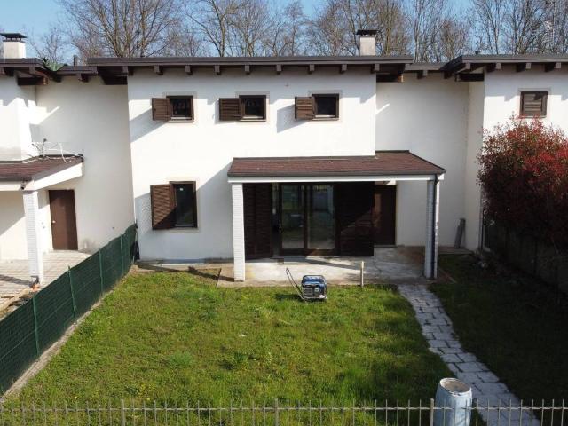 Villa Schiera in vendita a Piemonte, Novara
