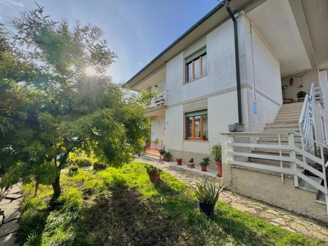 Villa Schiera in vendita a Peccioli, Toscana