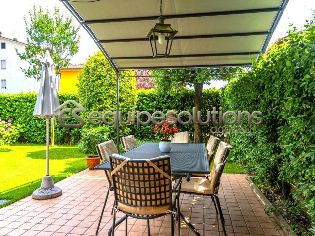 Villa Indipendente in vendita a Pedrengo, Lombardia