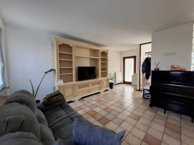 Villa Schiera in vendita a Pedrengo, Lombardia