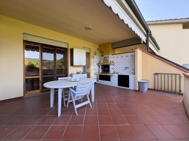 Villa Schiera in vendita a Unione di Comuni Valdarno e Valdisieve, Pelago